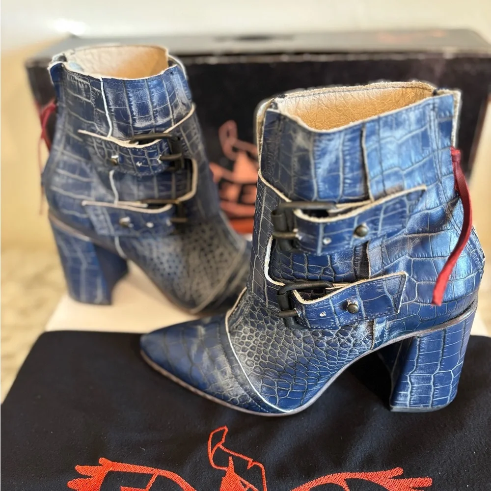 Blue Croc Joey by Freebird 8 - Picture 2 of 4